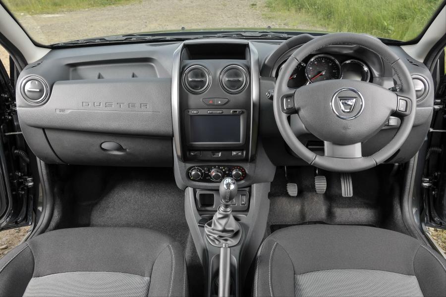 Торпедо Dacia Duster Prestige 2016 года  (UK) (фото 10 из 17)
